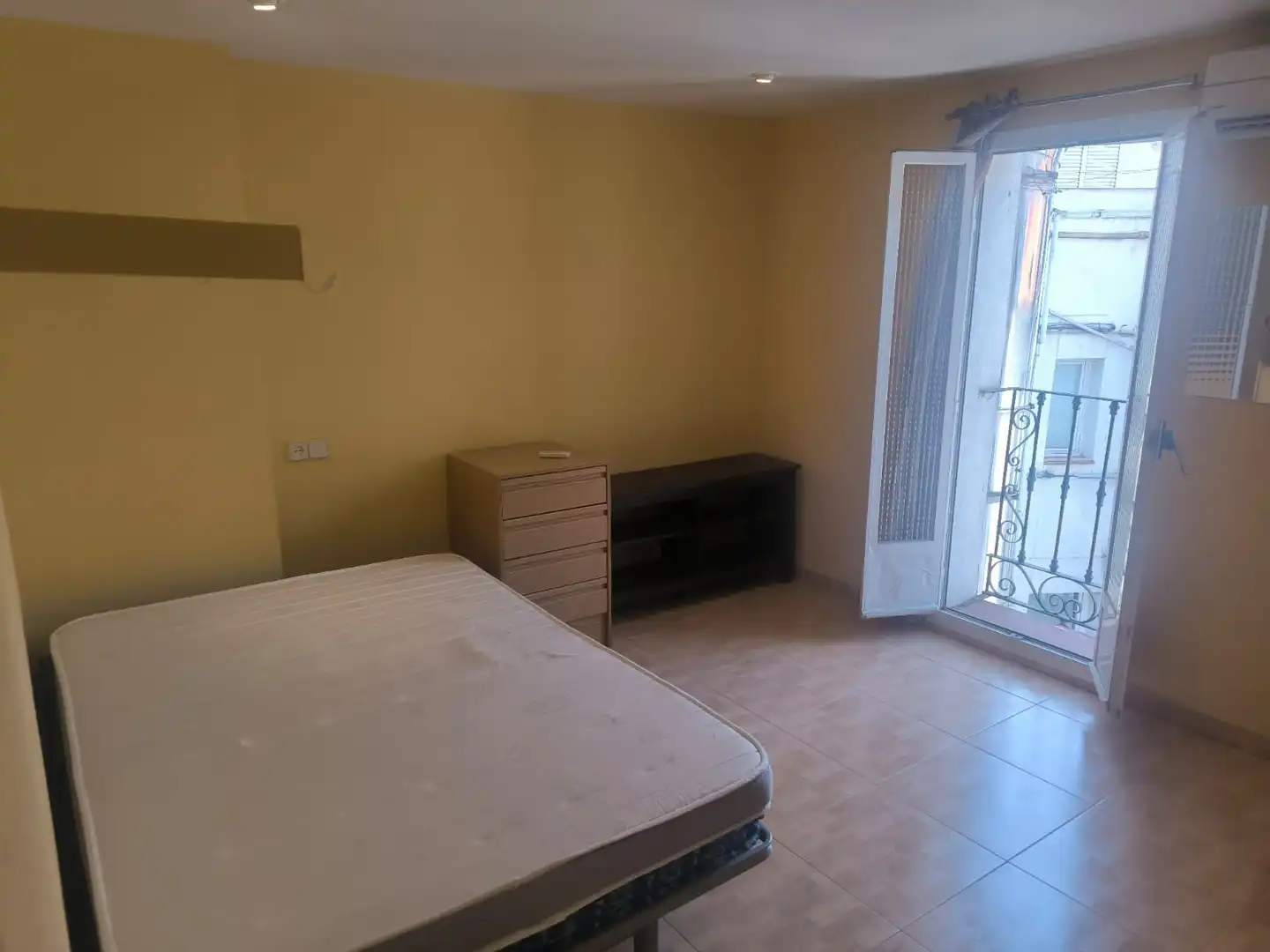 Schlafzimmer von Wohnung zur Miete in Madrid mit Klimaanlage, Heizung und Parkett