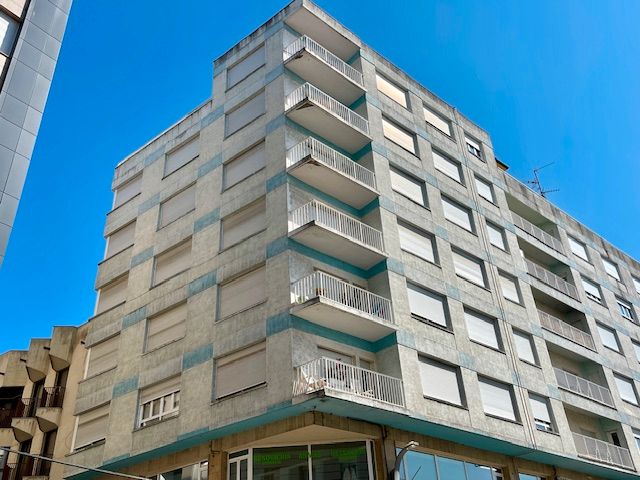 Vista exterior de Pis en venda en Ponferrada amb Calefacció, Terrassa i Moblat