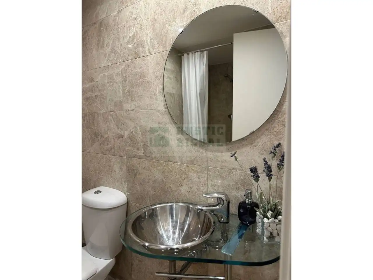 Bathroom of Apartments for rent in Gualta  with Air Conditioner, Heating and Parquet flooring