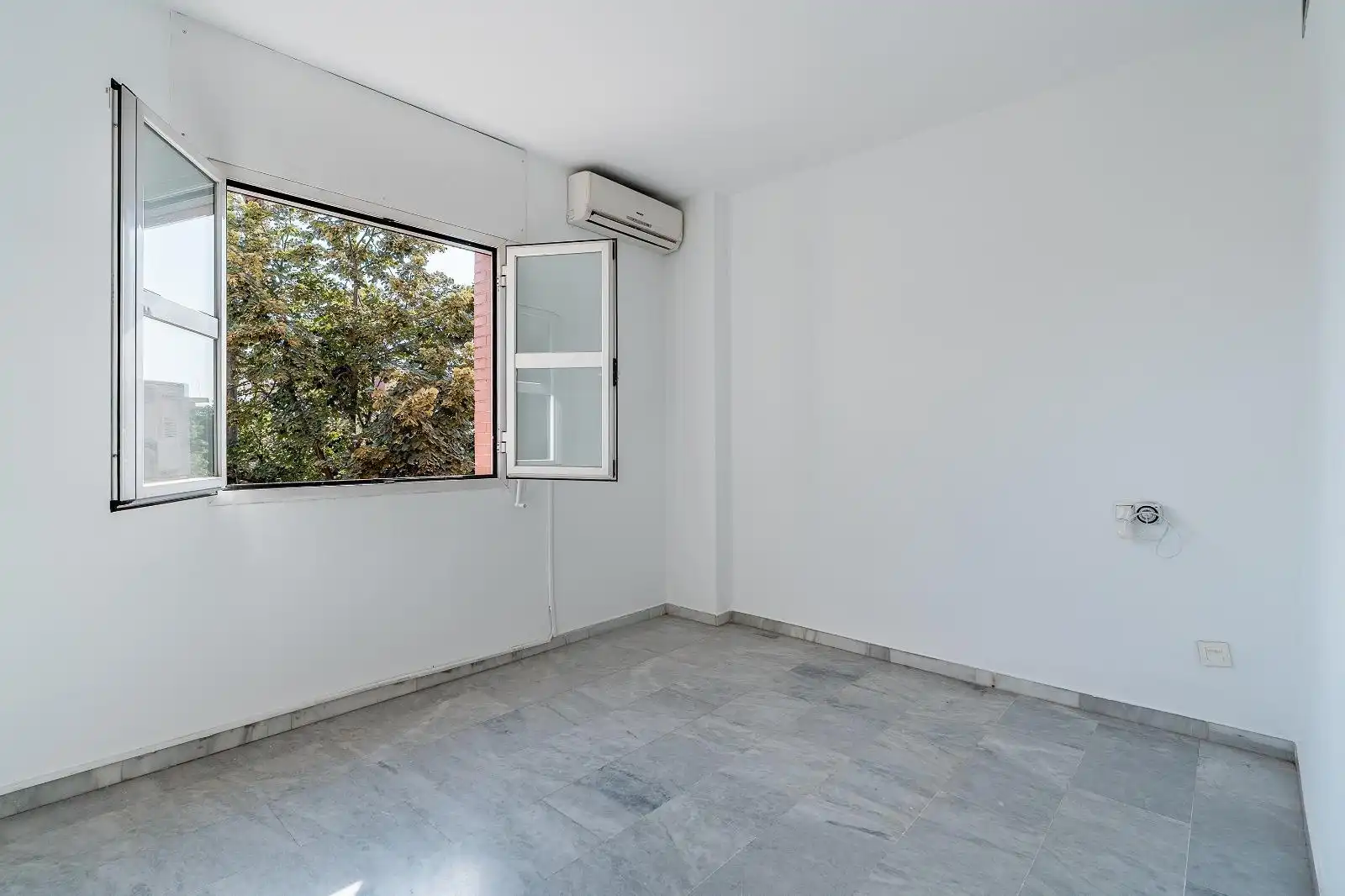 Habitación de Casa o chalet en venta en Granada con Aire acondicionado, Calefacción y Terraza