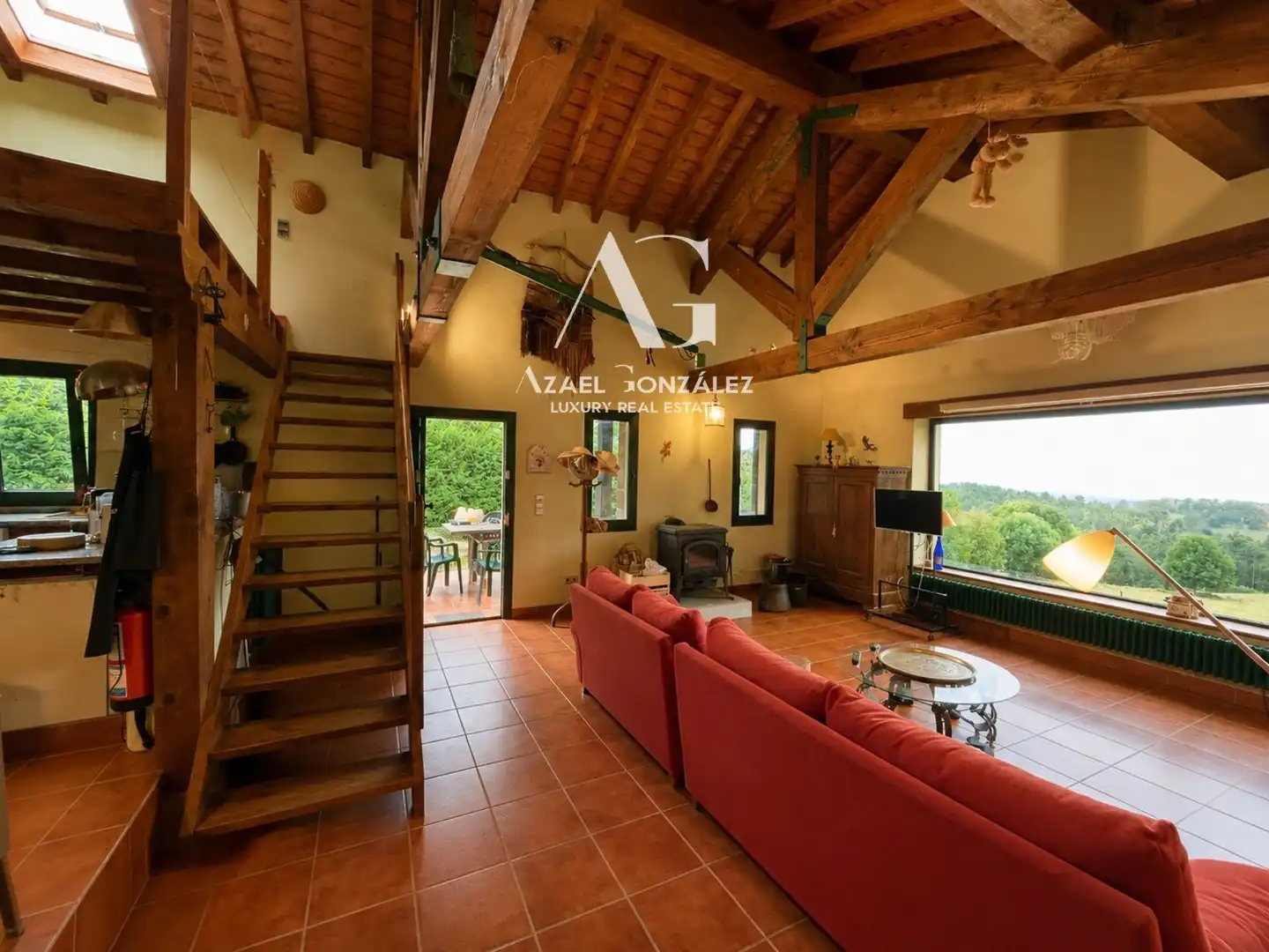 Sala d'estar de Casa o xalet en venda en Entrambasaguas amb Calefacció, Jardí privat i Traster