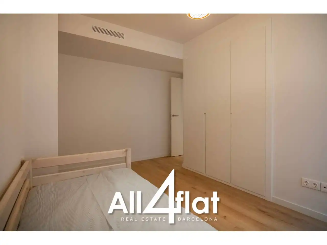 Bedroom of Flat for rent in Barcelona  with Air Conditioner, Heating and Furnished