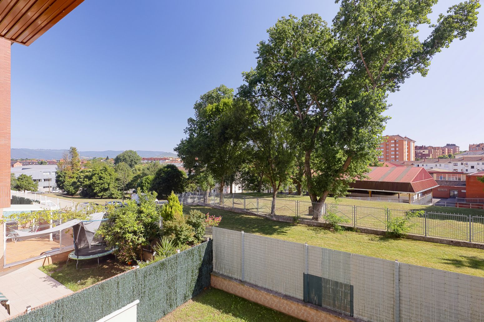 Jardín de Piso en venta en Gijón  con Calefacción, Parquet y Trastero