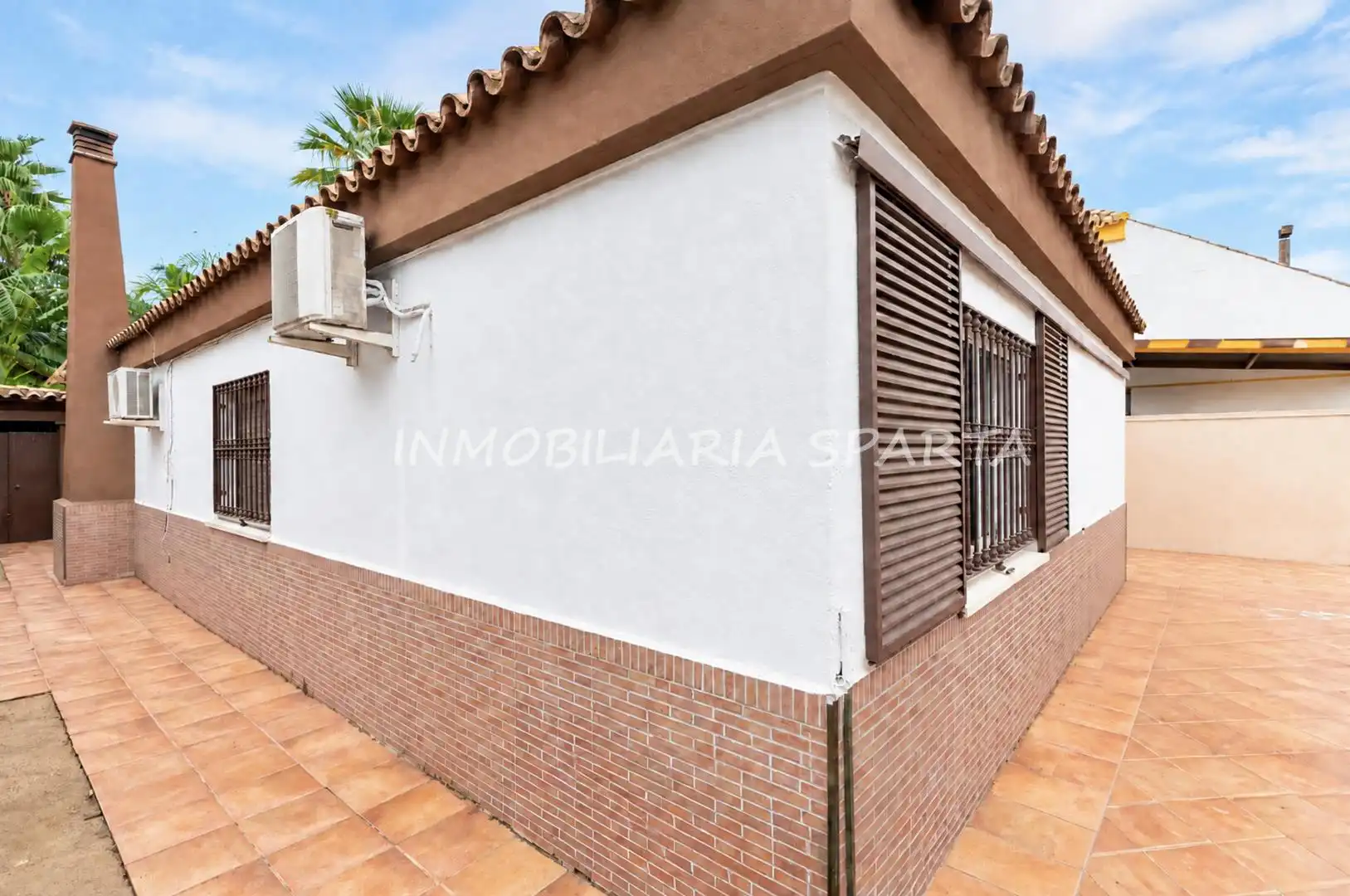 Vista exterior de Casa o xalet en venda en Espartinas Pueblo
