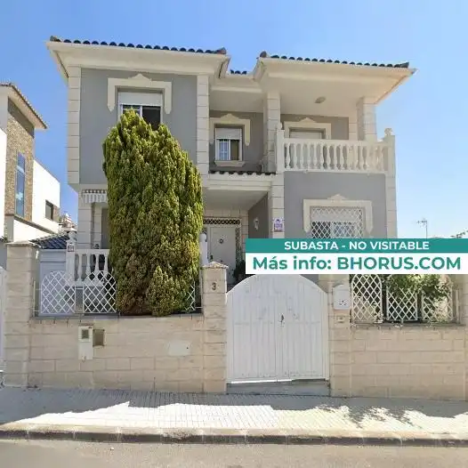 Casa con jardín en venta en CAÑADA DEL TOVAR 164