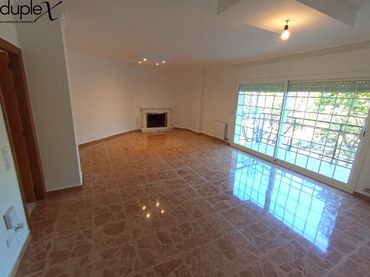 Flat with balcony to rent in Centre
