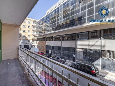 Flat with lift for sale in Beiro