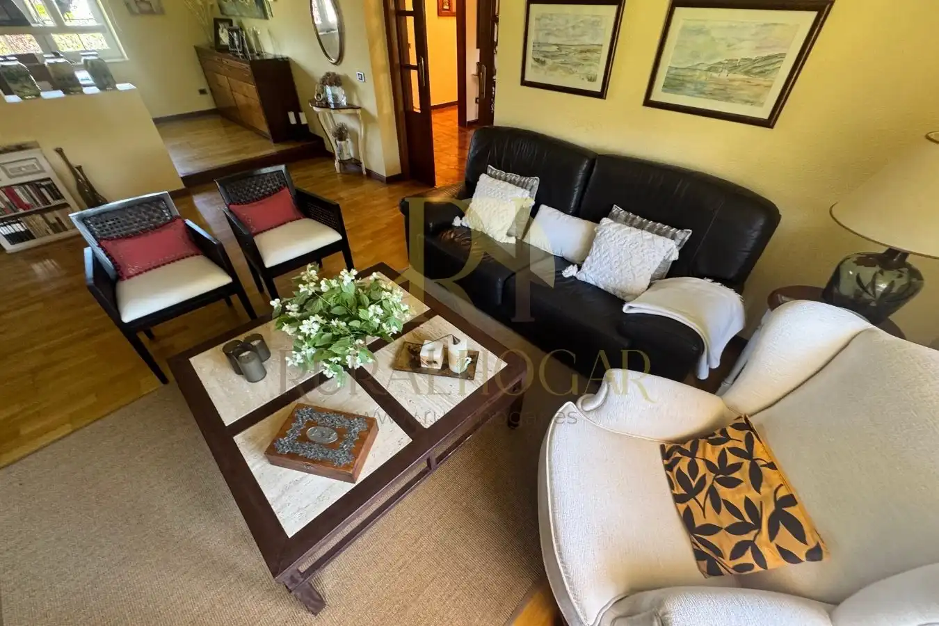Sala de estar de Casa o chalet en venta en Santovenia de la Valdoncina con Calefacción, Jardín privado y Parquet