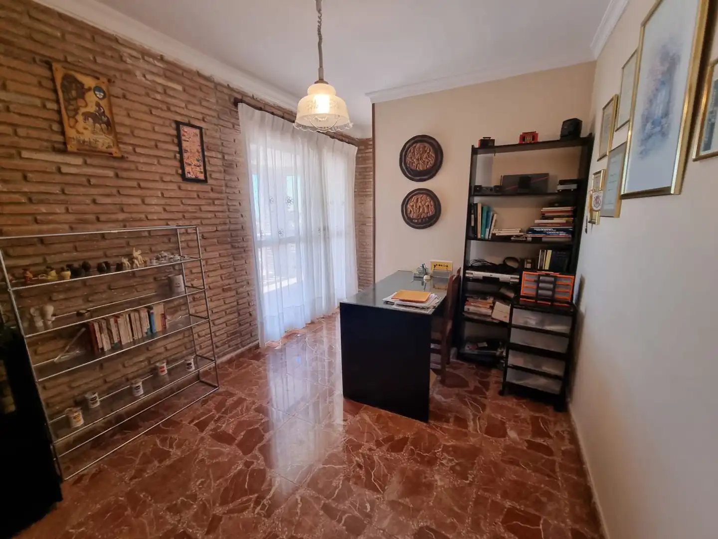 Sala d'estar de Casa o xalet en venda en Fuengirola amb Jardí privat, Terrassa i Traster