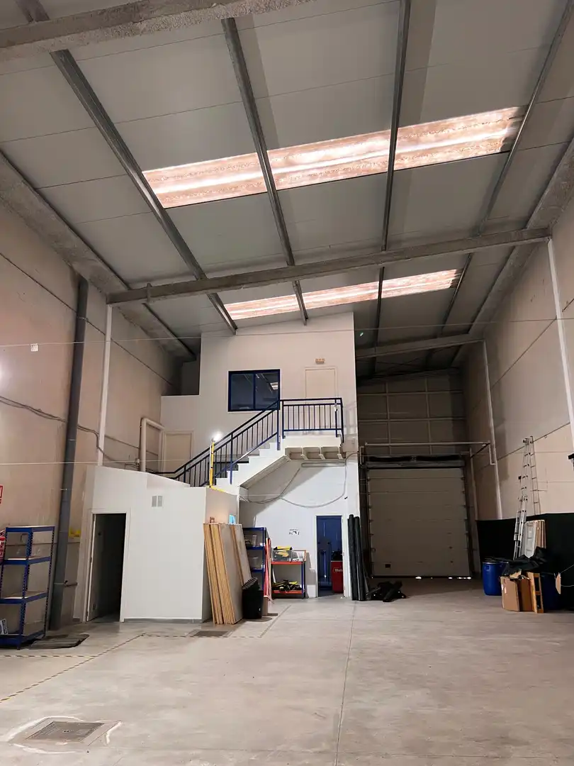 Nave industrial en venta en Camas
