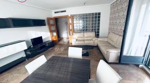 Foto 3 de Apartamento de alquiler en Arquitecto Vandelvira, Centro,  Albacete Capital