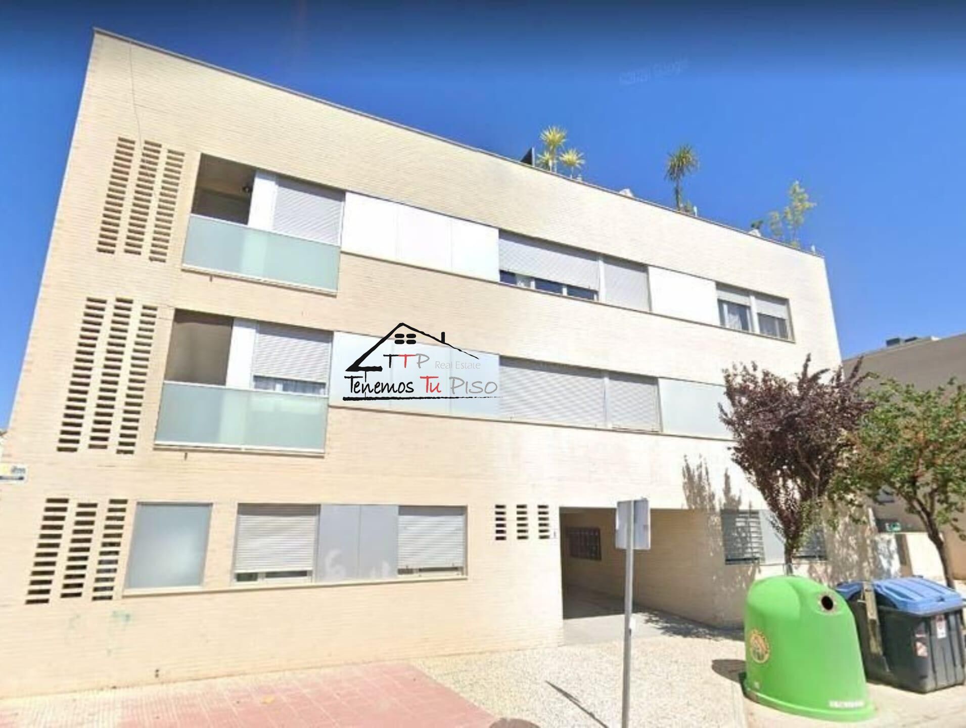 Vista exterior de Pis en venda en Cadrete amb Traster