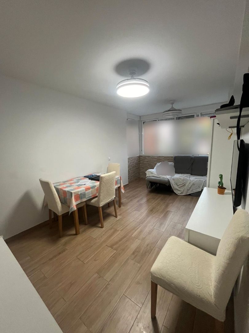 Living room of Flat for sale in  Sevilla Capital