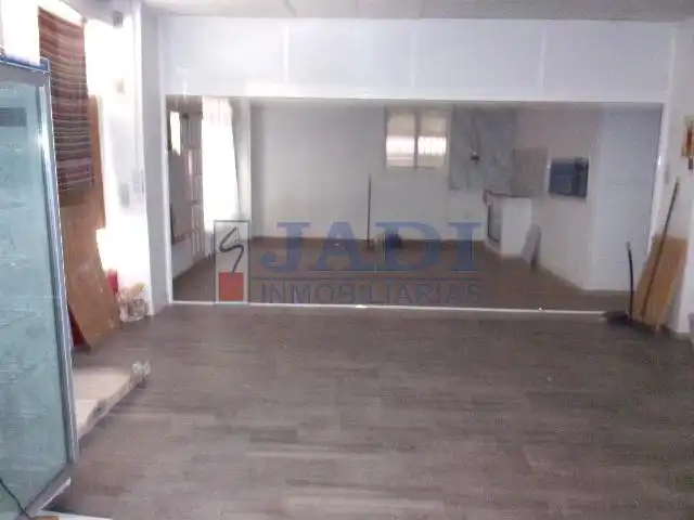 Local comercial en venta en Valdepeñas