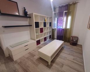 Sala d'estar de Pis en venda en  Madrid Capital amb Moblat