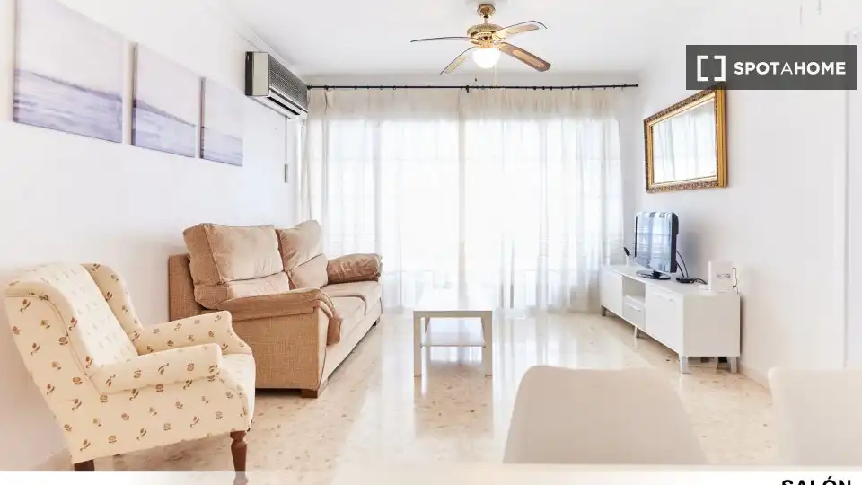 Sala de estar de Piso de alquiler en Sevilla con Aire acondicionado, Calefacción y Amueblado