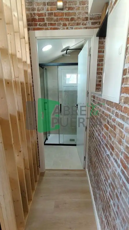 Bathroom of Flat for rent in Ourense Capital   with Heating, Parquet flooring and Terrace