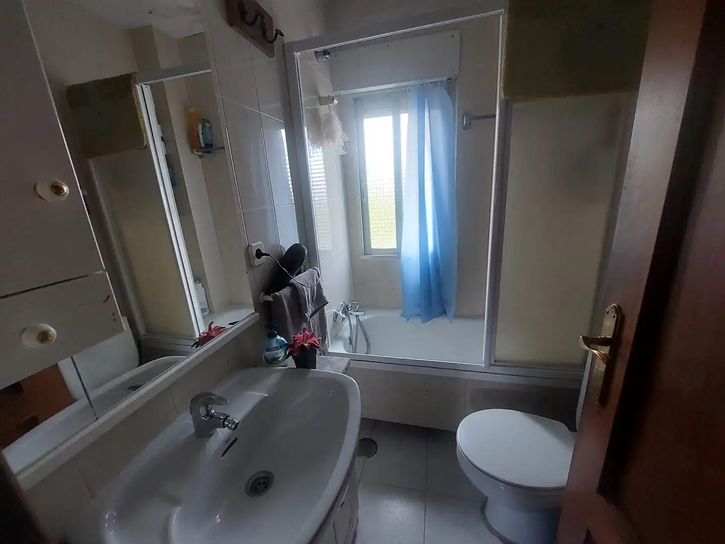 Baño de Piso en venta en Madrid con Calefacción, Terraza y Amueblado