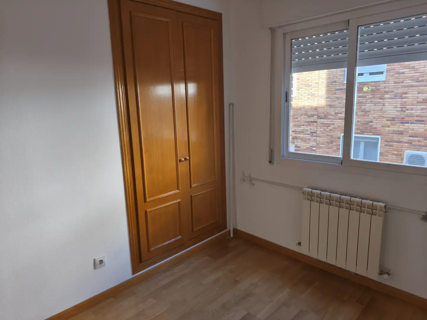 Bedroom of Flat for rent in Madrid  with Air Conditioner, Heating and Private garden