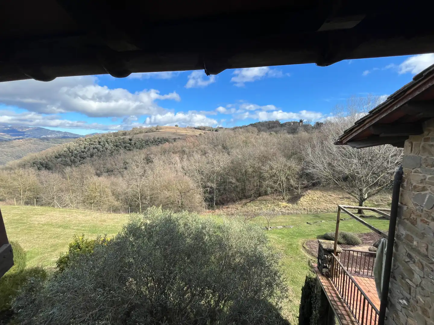 Jardí de Finca rústica en venda en Sant Joan Les Fonts amb Aire condicionat, Calefacció i Jardí privat