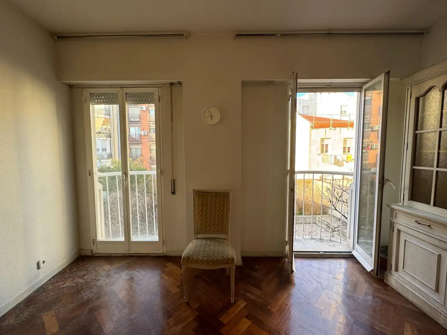 Bedroom of Flat for sale in Madrid  with Air Conditioner, Private garden and Parquet flooring