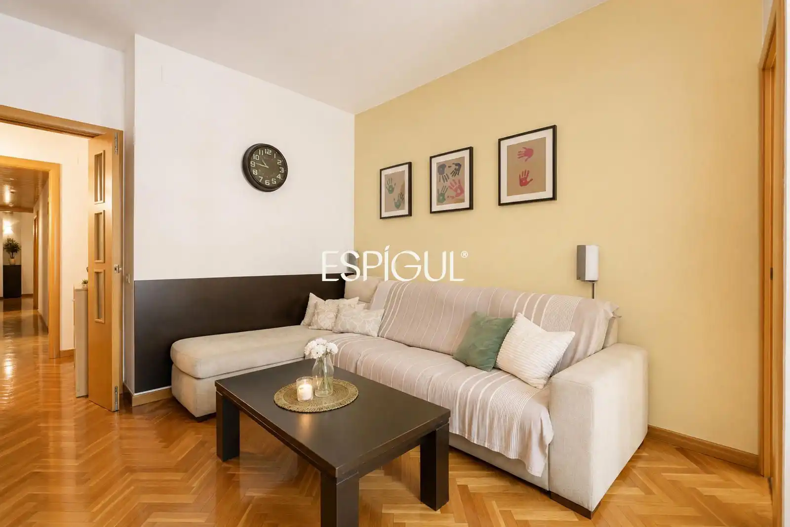 Wohnzimmer von Wohnung zum Verkauf in Barcelona mit Klimaanlage, Heizung und Parkett