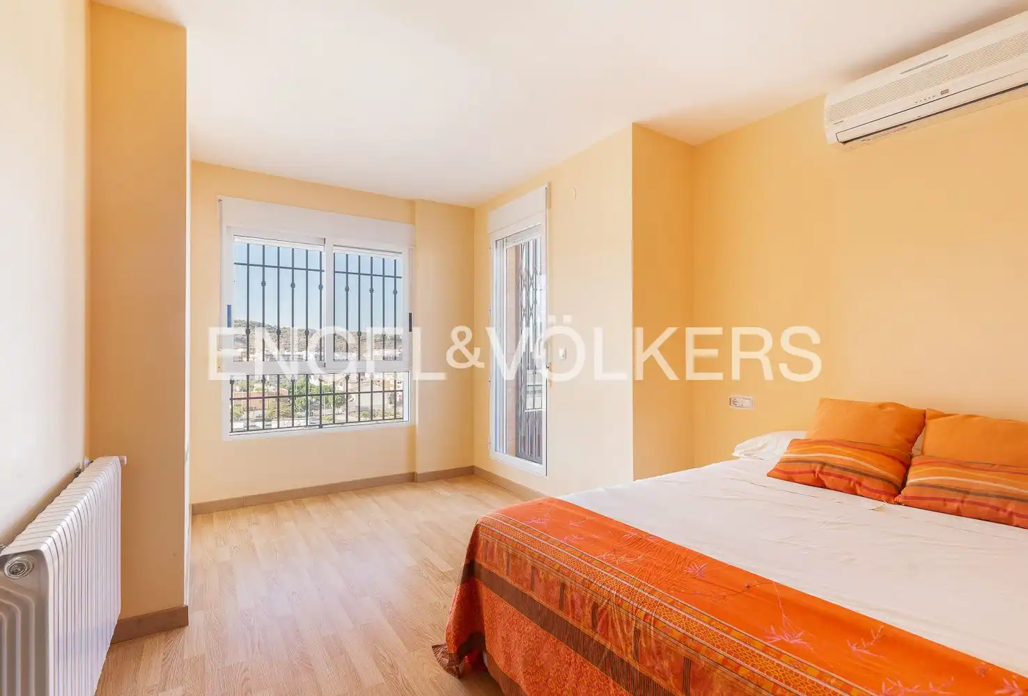 Habitación de Ático de alquiler en Sagunto / Sagunt con Aire acondicionado, Calefacción y Terraza
