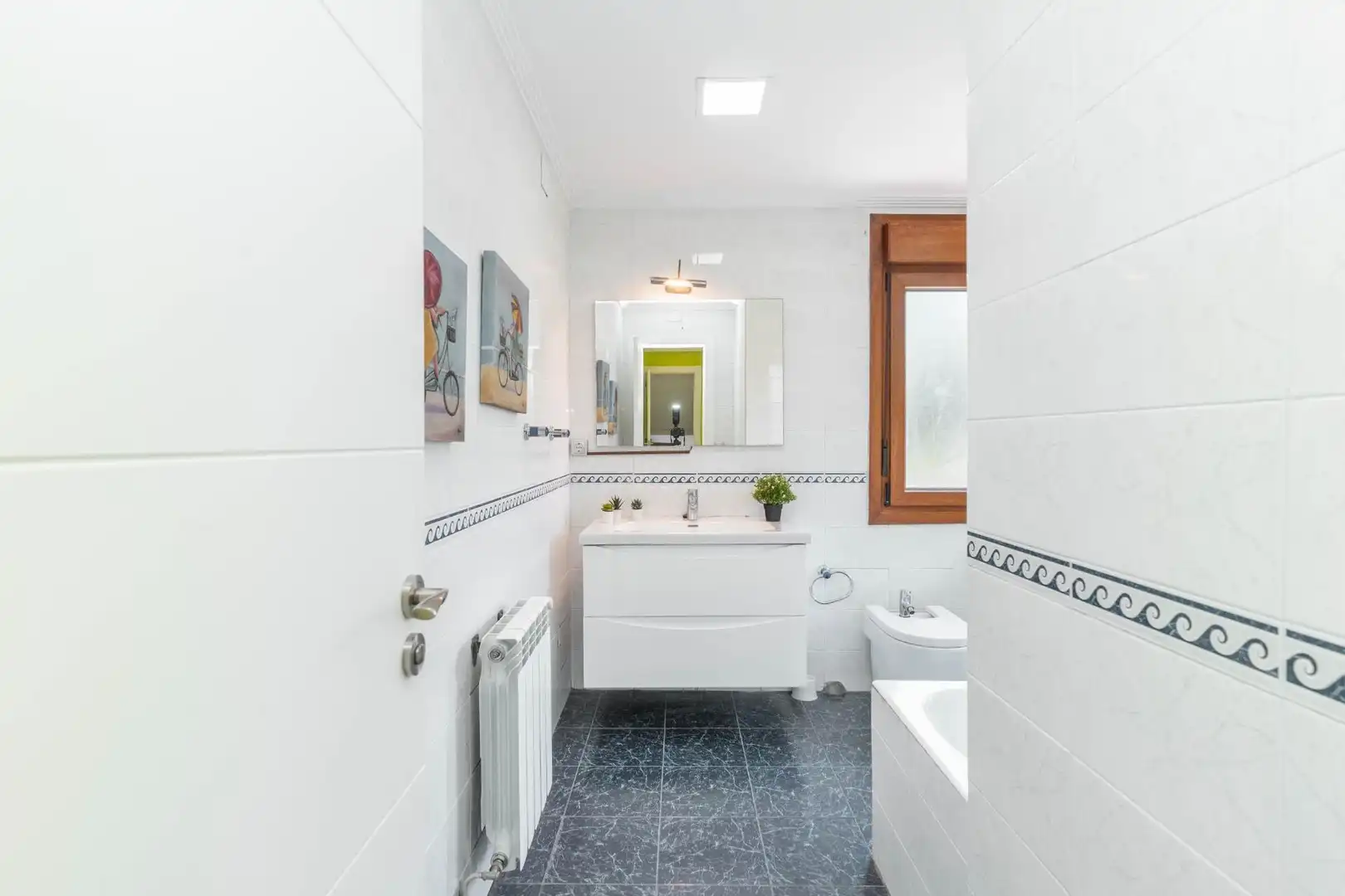 Bany de Casa o xalet en venda en Bimenes amb Calefacció, Jardí privat i Terrassa