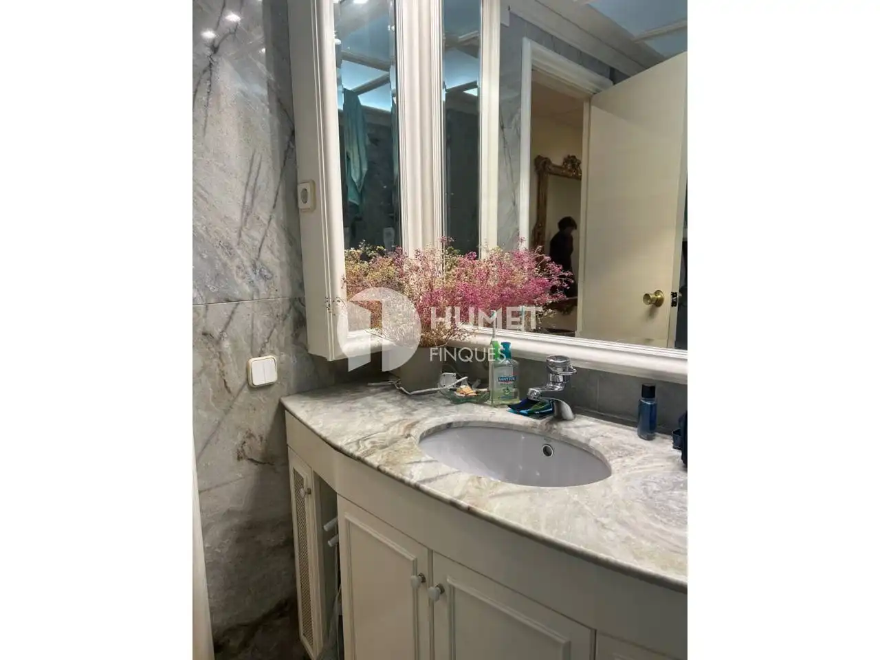 Bathroom of Flat for sale in Sant Cugat del Vallès  with Air Conditioner, Heating and Private garden