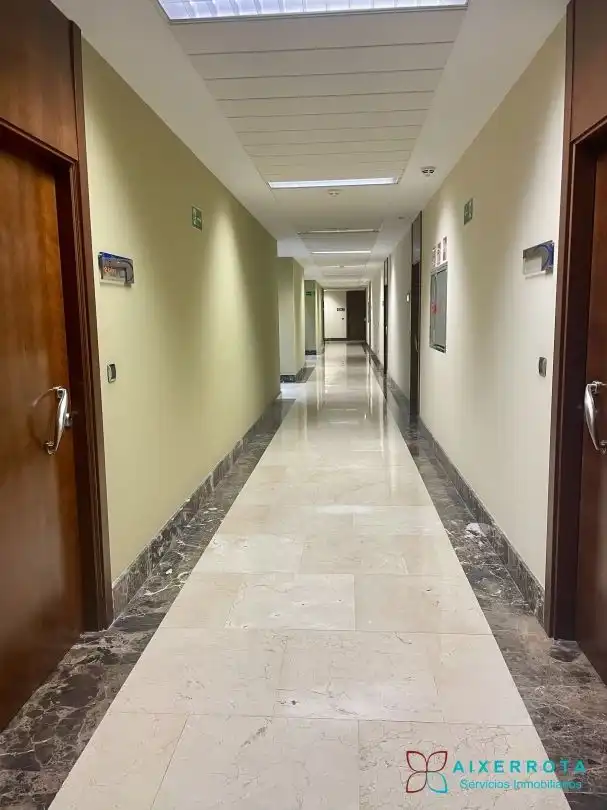 Office for rent in Derio  with Air Conditioner, Heating and Furnished