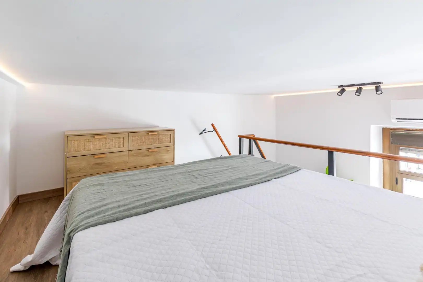 Habitación de Piso de alquiler en Madrid con Aire acondicionado, Calefacción y Amueblado