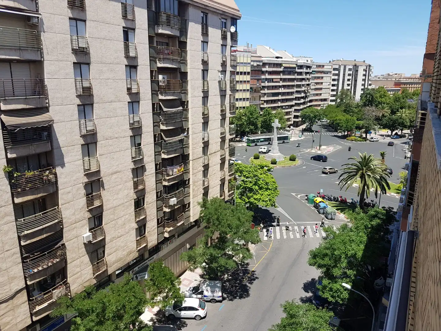 Außenansicht von Wohnung zur Miete in Cáceres mit Klimaanlage, Heizung und Terrasse
