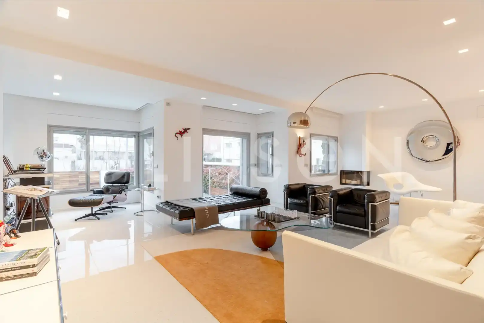 Sala d'estar de Casa o xalet en venda en Madrid amb Aire condicionat, Calefacció i Jardí privat