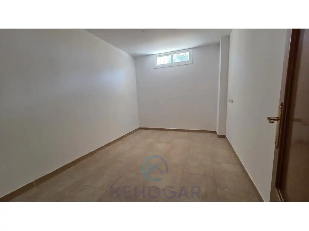 Dormitori de Casa o xalet en venda en Dos Hermanas