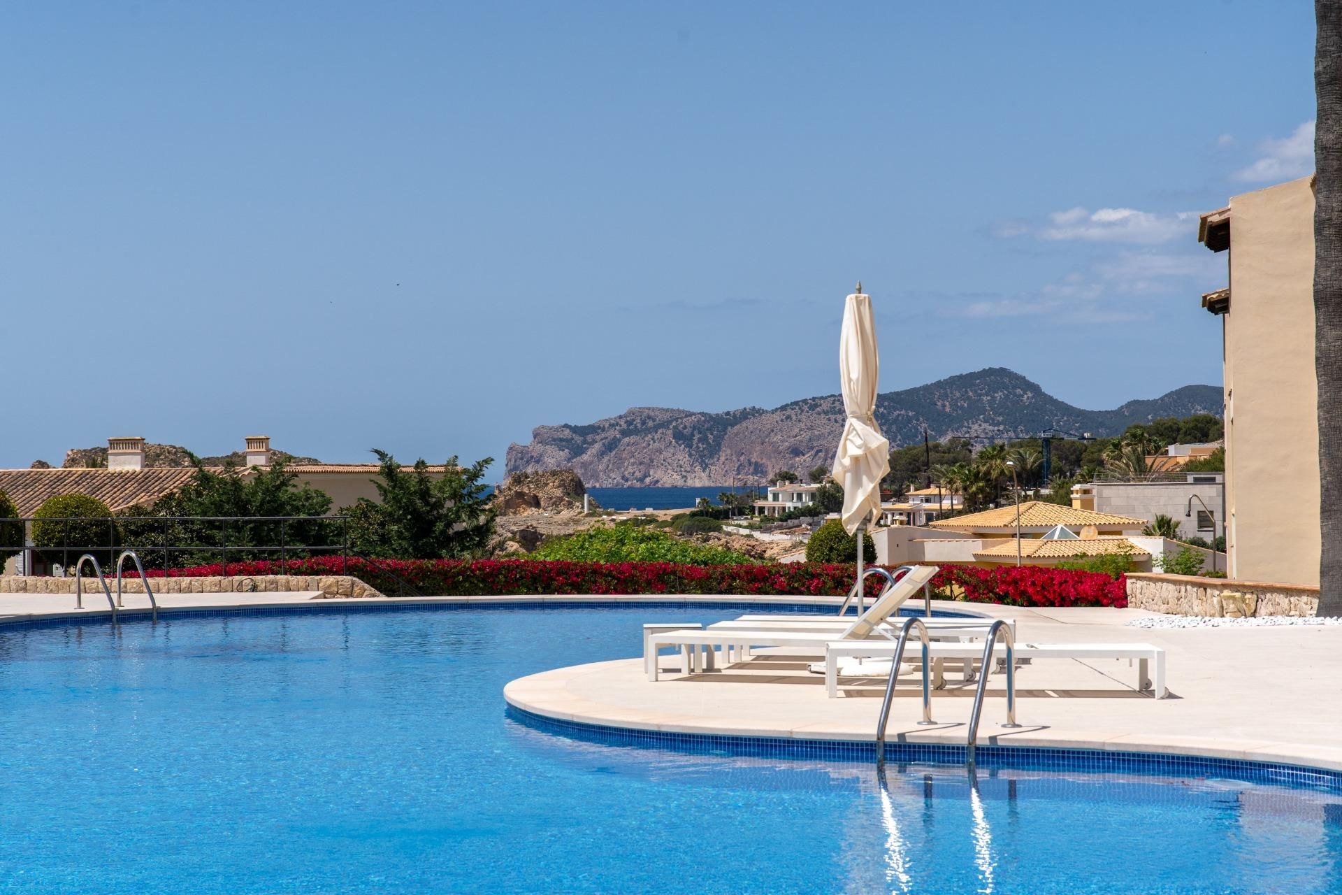 Piscina de Planta baja en venta en Calvià con Aire acondicionado, Calefacción y Jardín privado