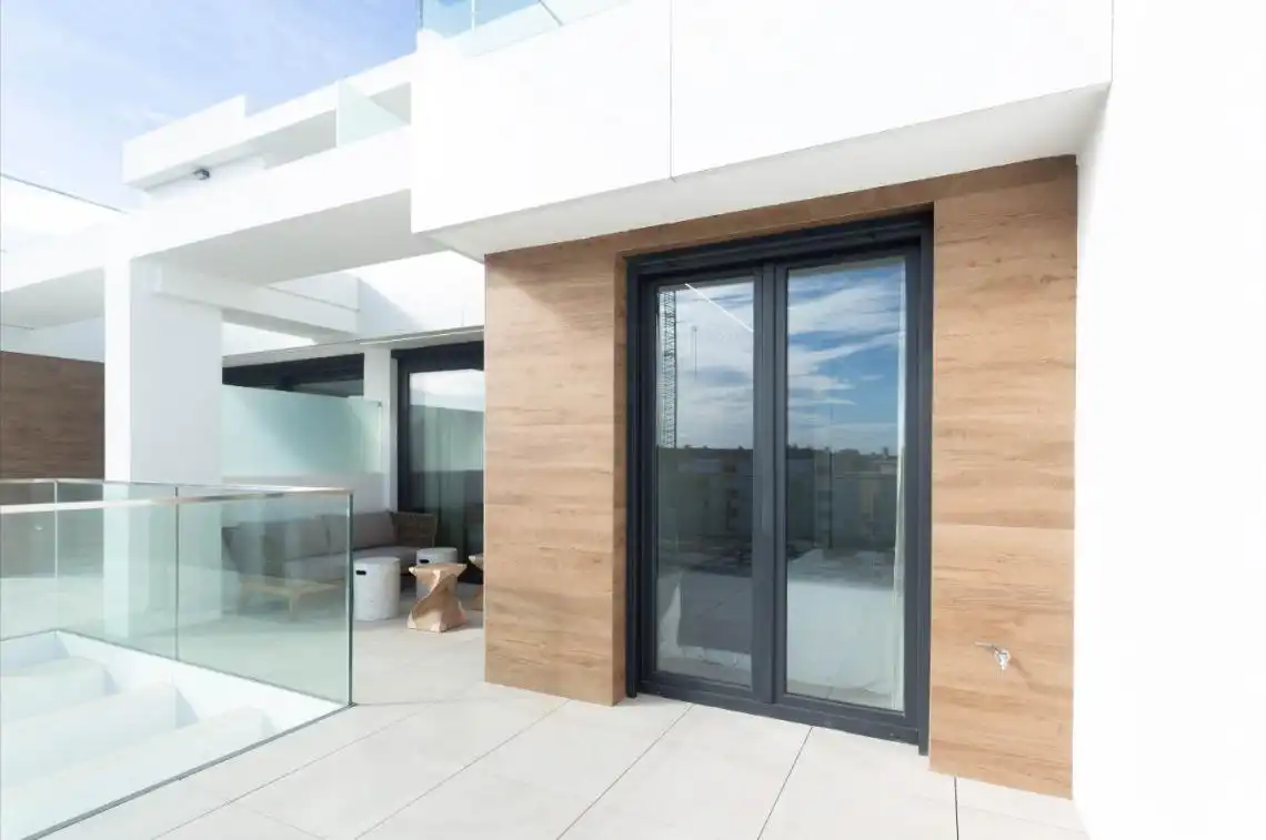 Apartamento con piscina en venta en Las Marinas / Les Marines