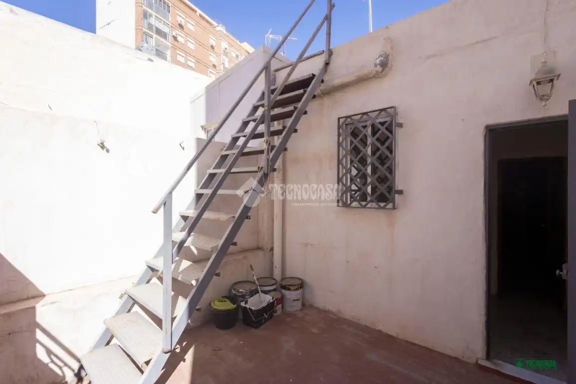 Terrassa de Casa o xalet en venda en Almería