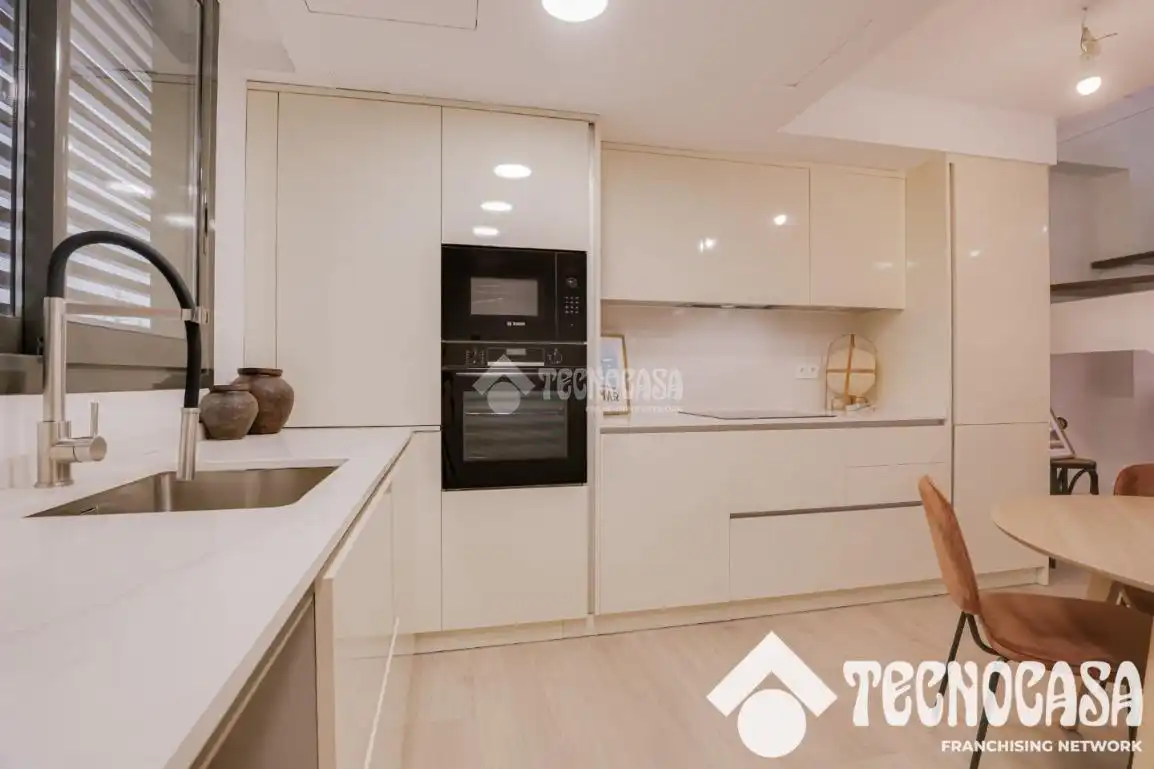 Cuina de Pis en venda en Barcelona amb Aire condicionat i Parquet