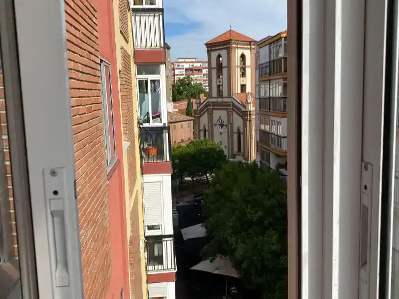 Vista exterior de Pis en venda en Valladolid Capital amb Terrassa