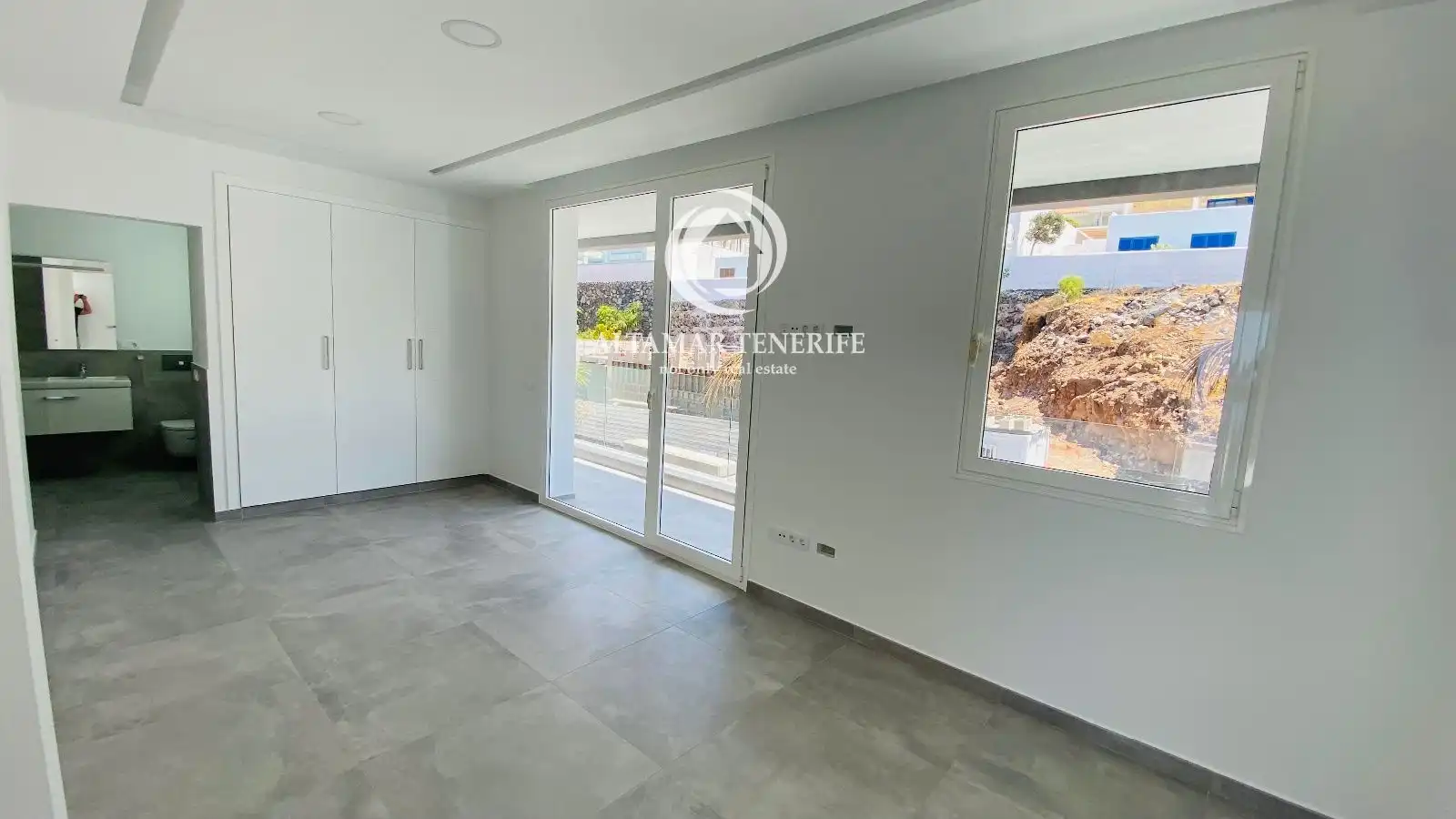 Vista exterior de Casa o xalet de lloguer en Adeje amb Aire condicionat, Terrassa i Traster