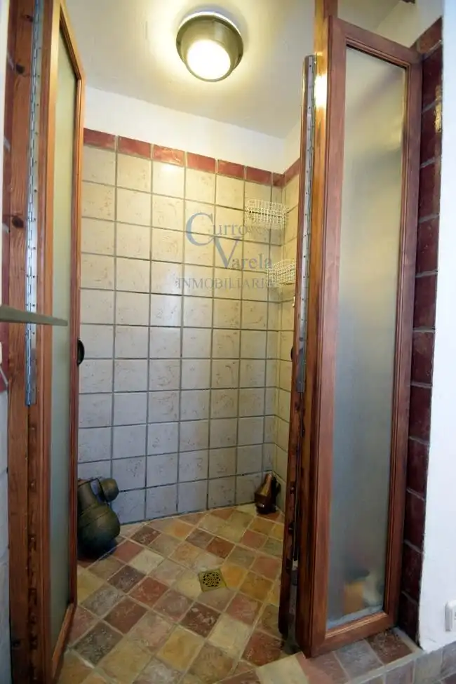 Bathroom of Houses for sale in Dos Hermanas  with Air Conditioner, Heating and Private garden