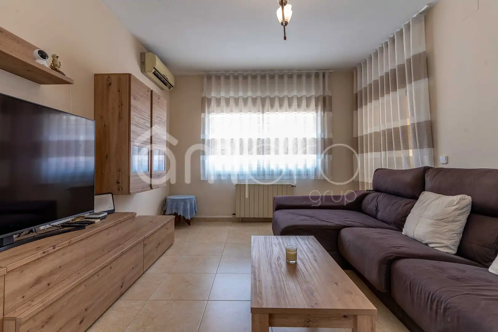 Sala d'estar de Casa adosada en venda en Torredembarra amb Aire condicionat, Calefacció i Terrassa
