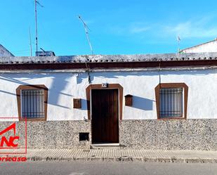 Vista exterior de Casa o xalet en venda en El Cuervo de Sevilla