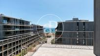 Vista exterior de Àtic en venda en Badalona amb Aire condicionat i Terrassa