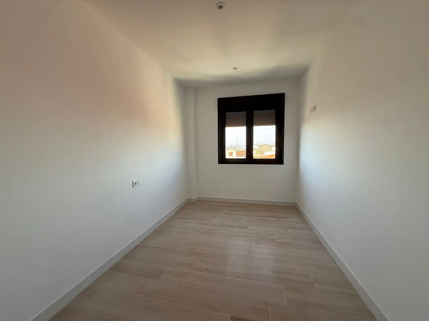 Habitación de Ático en venta en Tomelloso con Calefacción, Terraza y Balcón
