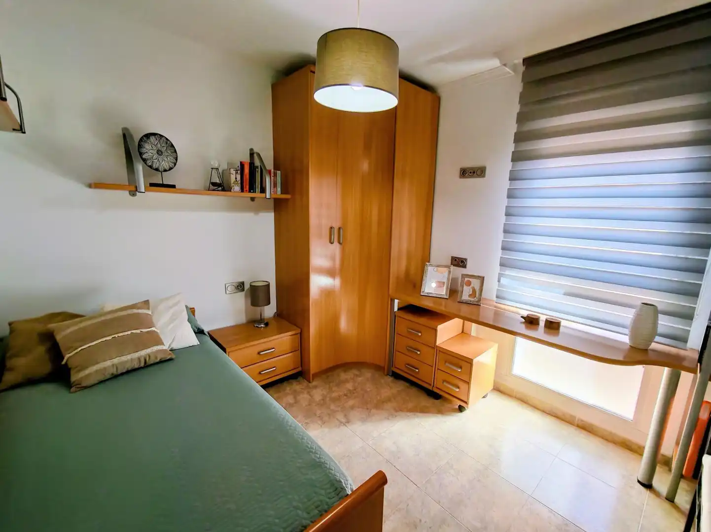Habitación de Casa adosada en venta en Tarragona con Aire acondicionado, Calefacción y Jardín privado
