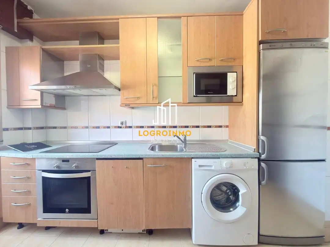 Cocina de Piso en venta en  Logroño con Calefacción, Trastero y Balcón