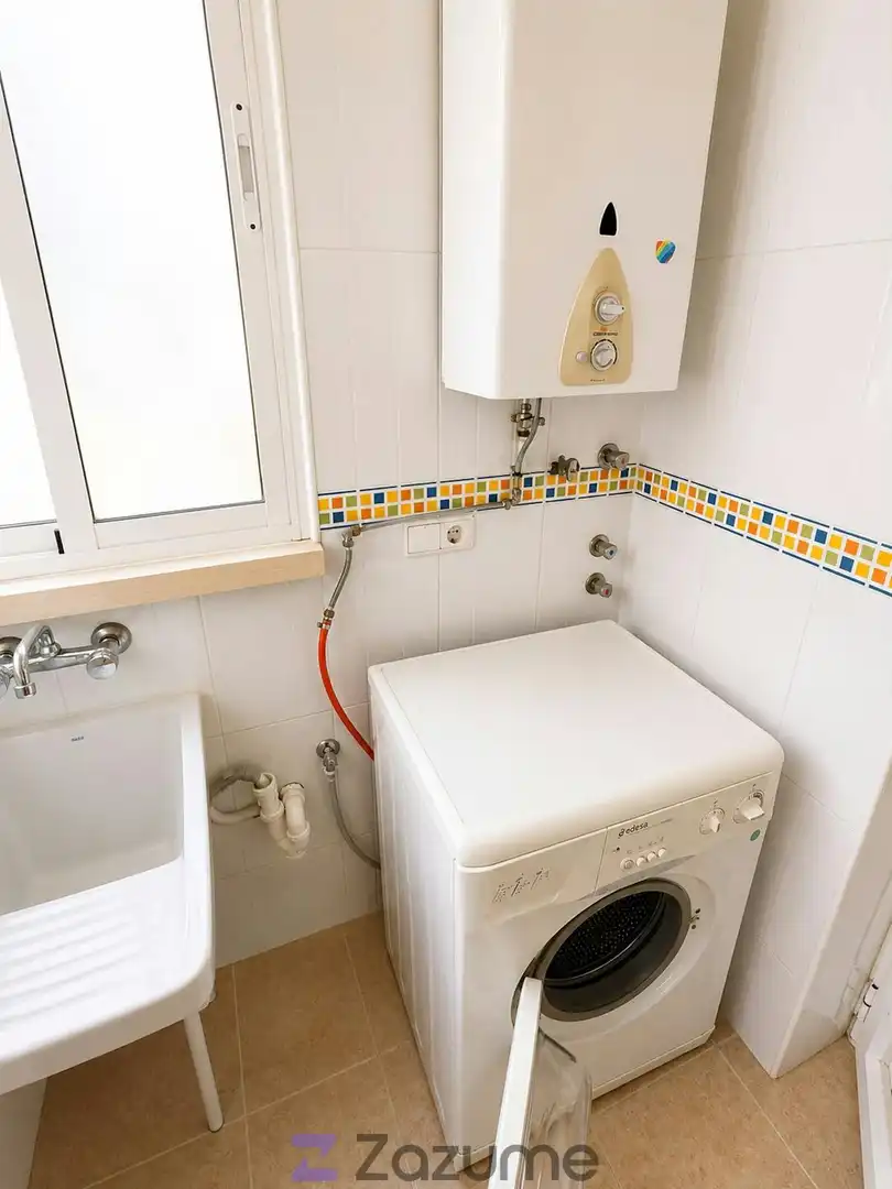 Baño de Piso de alquiler en Málaga con Aire acondicionado, Calefacción y Terraza