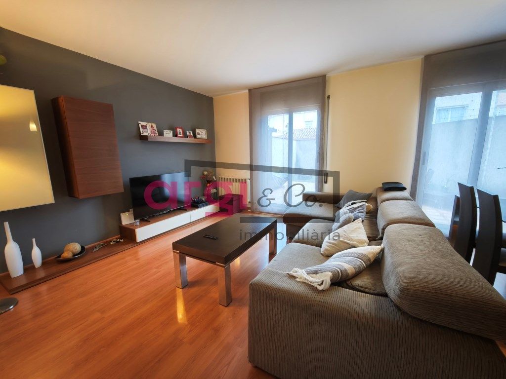 Sala d'estar de Dúplex en venda en Viladecans