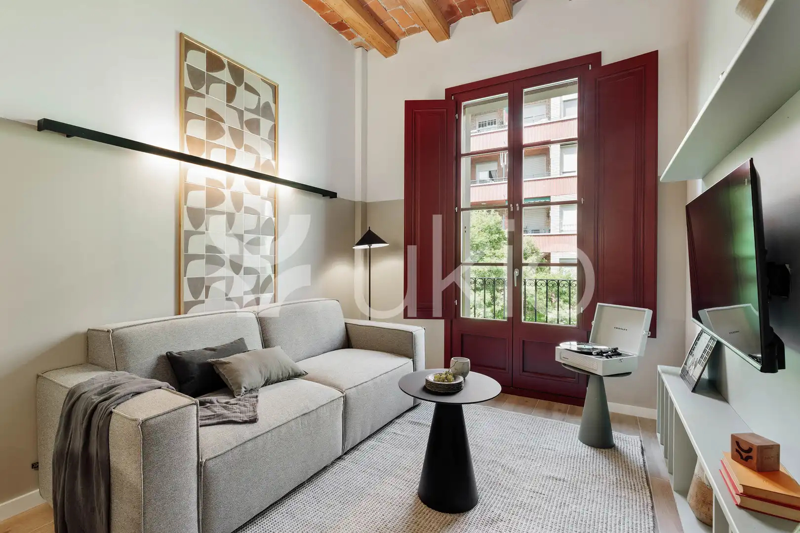 Apartamento con terraza en alquiler en Carrer de Floridablanca, imagen 4